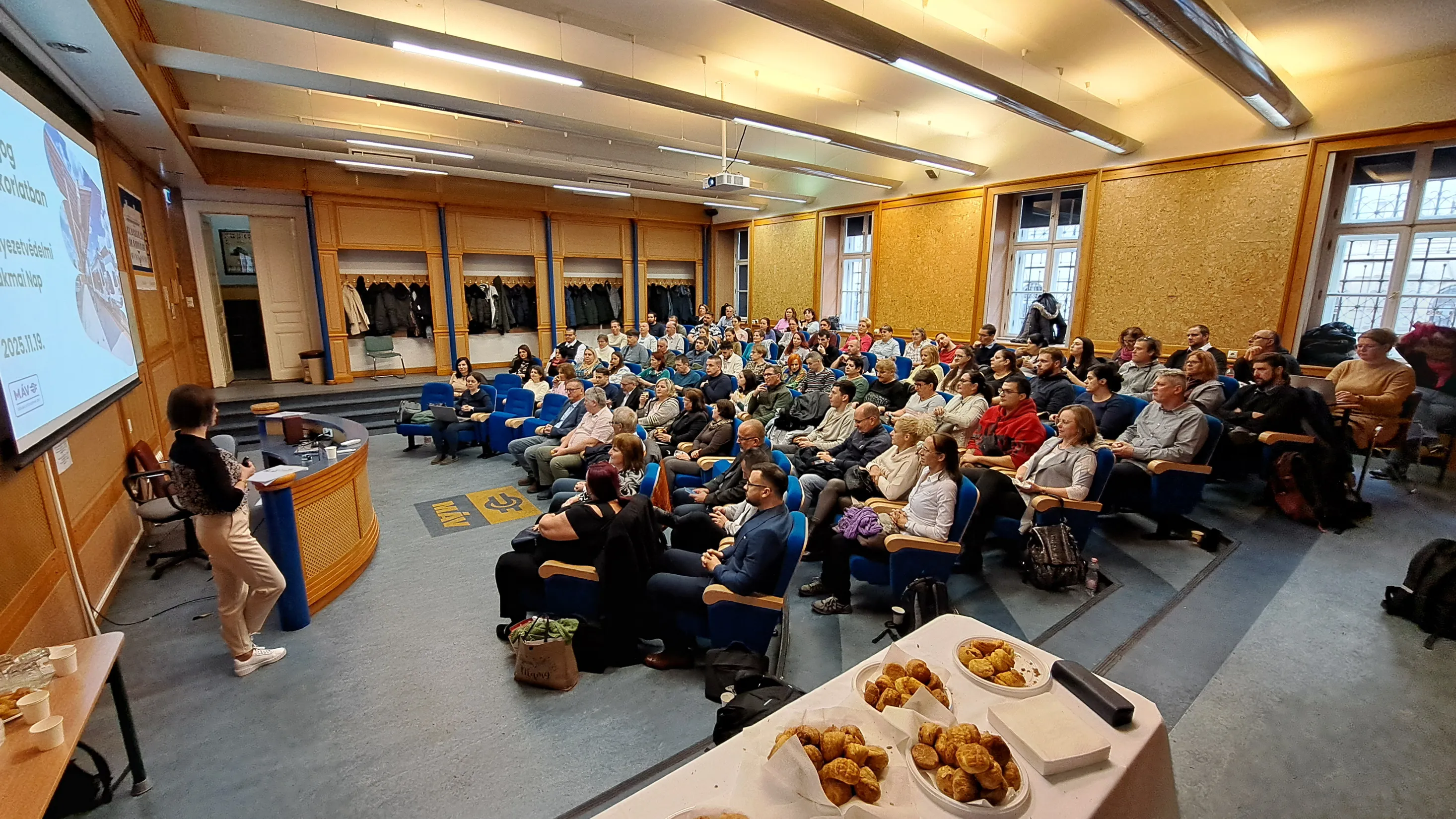 Bálint Analitika bemutatkozás a MÁV Szolgáltató Központ Zrt. dolgozói előtt